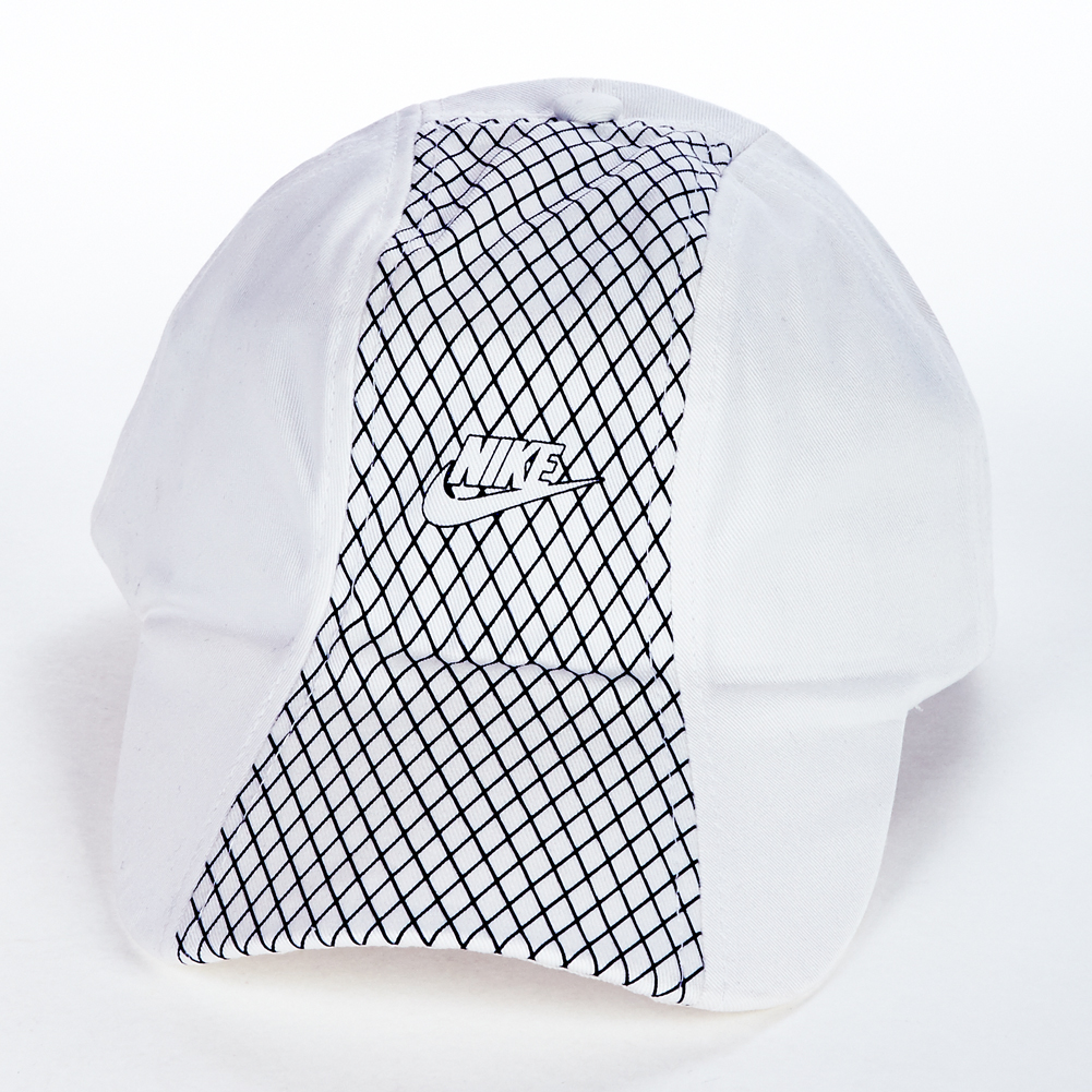 white nike tn cap