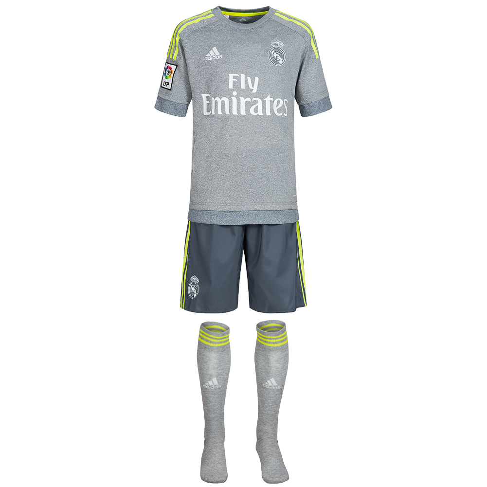 Personalisiertes Madrid Fußballtrikot - Trikot Mit Name Und Nummer Für Fans