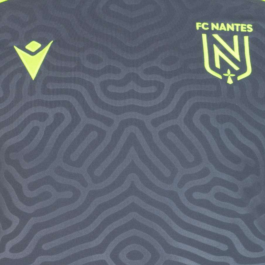 REAL SOCIEDAD Macron ウィンドブレーカー L 黒/蛍光緑 Nantes FC macron Men Training Sweatshirt 40001833 | SportSpar.com