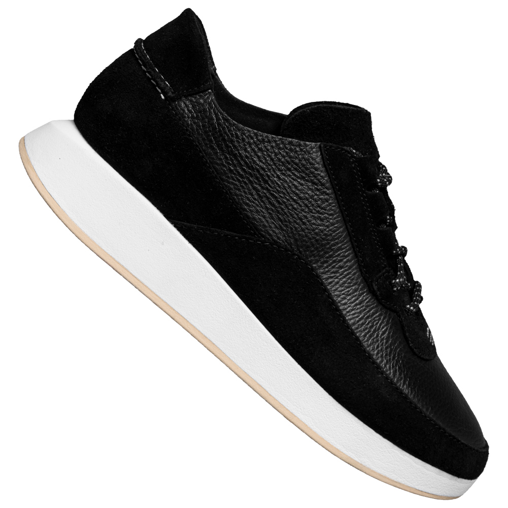 clarks kiowa pace black