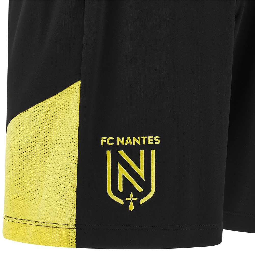 SHORT F.C NANTES training football sport détente NEW BALANCE slip intérieur M EUR 25,00 - FR SHORT F.C NANTES training football sport détente NEW BALANCE slip intérieur M EUR 25,00 - FR