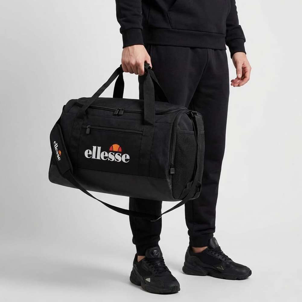 美品　ellesse スノーボードバック ellesse Capri Gym Bag 35 L SHBA4816-Black | SportSpar.com