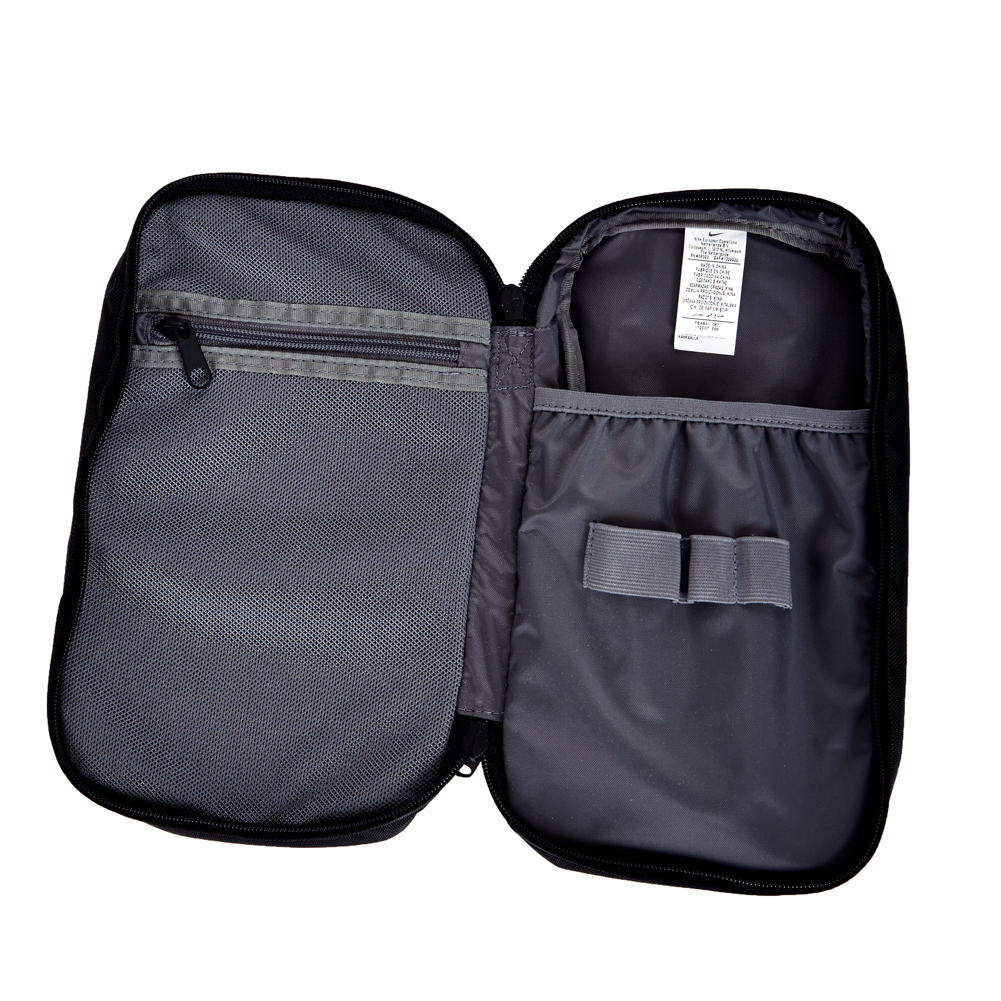 nike toiletry bag